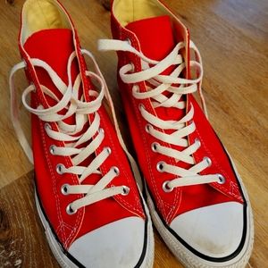 Size 8 men's Red chuck Taylor high Tops
